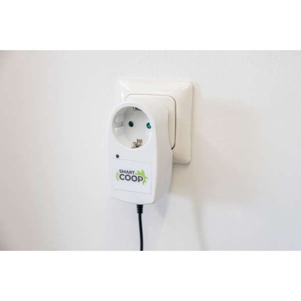 SmartCoop Preklopna vmesna vtičnica